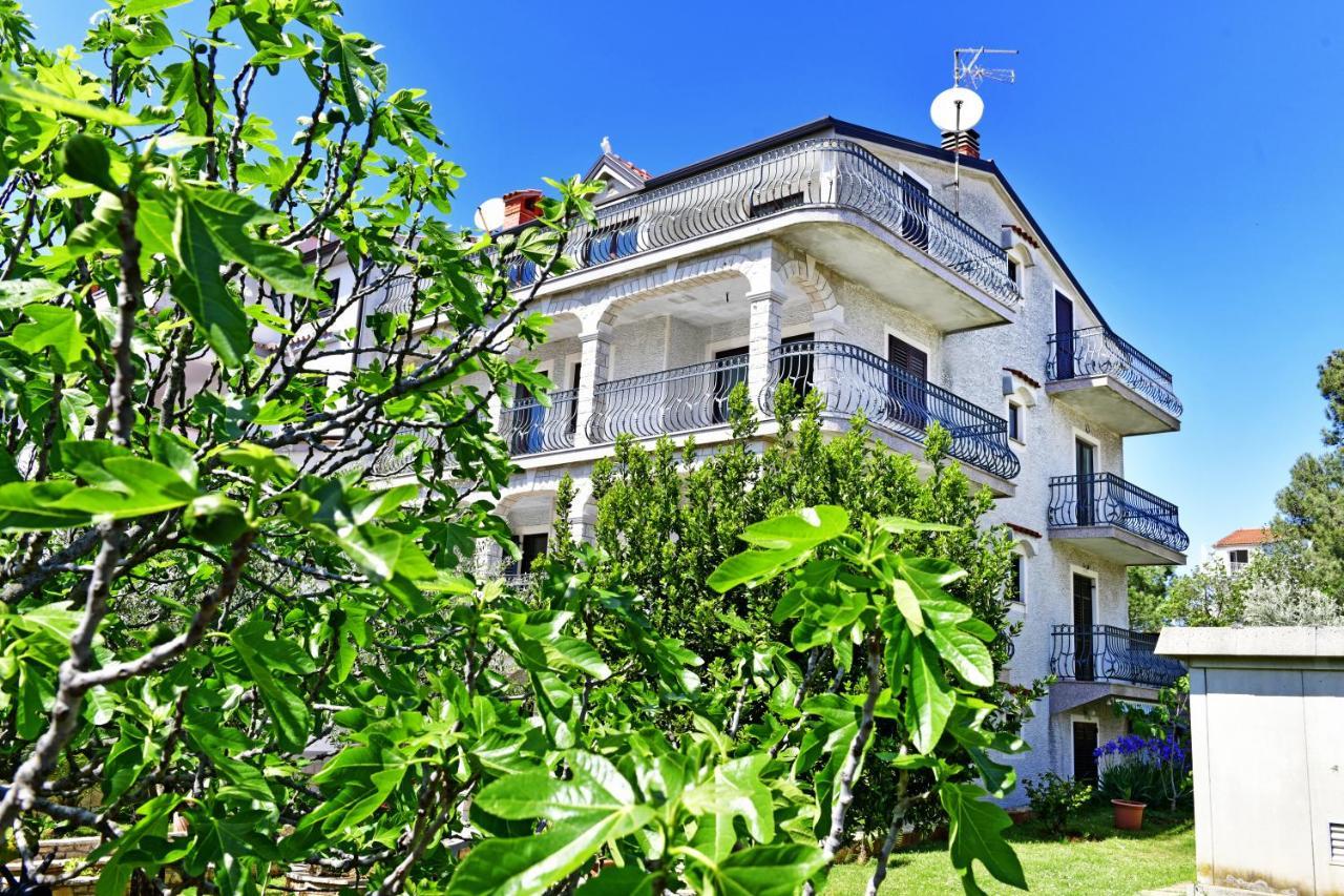 Apartment Mip โปเรช ภายนอก รูปภาพ