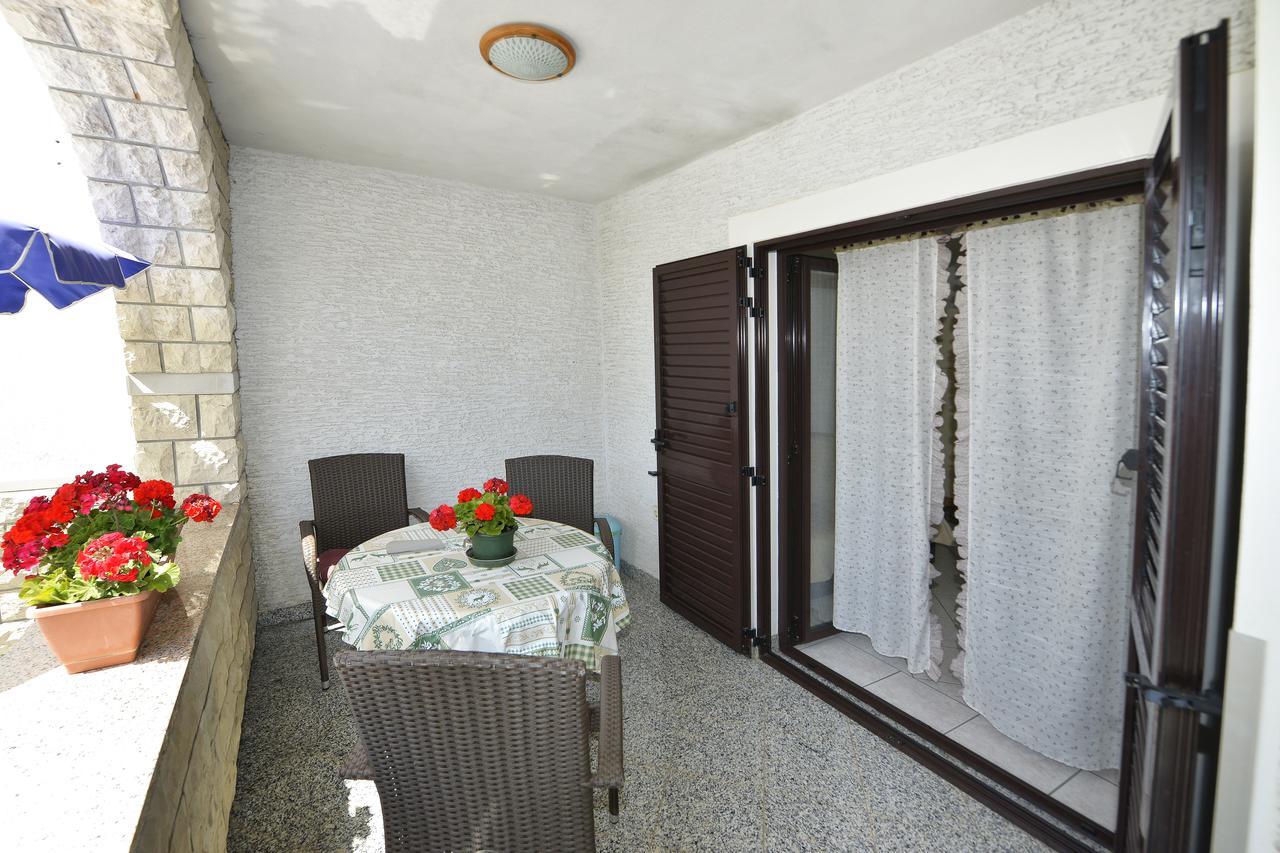 Apartment Mip โปเรช ภายนอก รูปภาพ