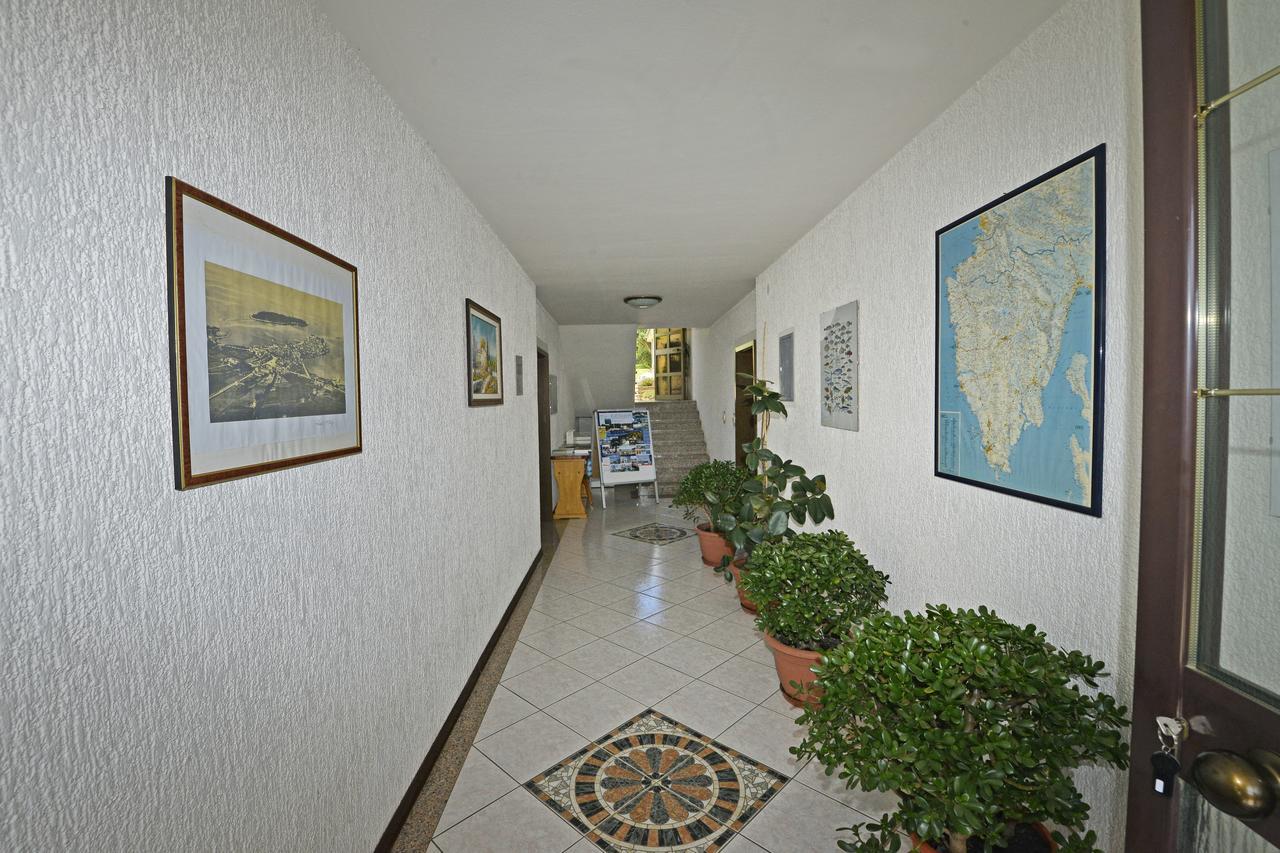 Apartment Mip โปเรช ภายนอก รูปภาพ